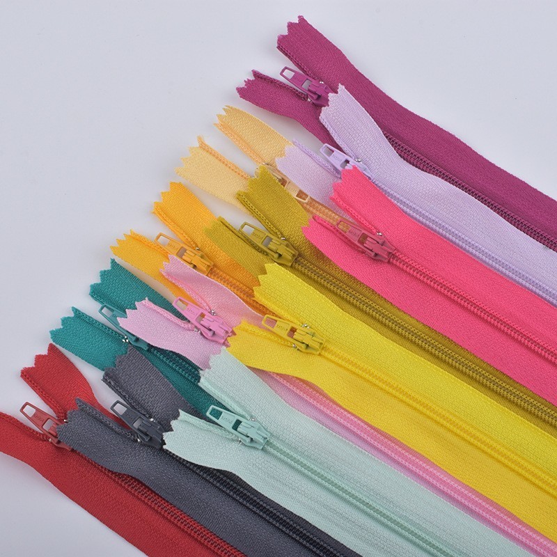 Wholesale Factory custom Nylon Zipper Polyester Tape with Nylon Teeth Close End Nylon Coil Zipper for Bag