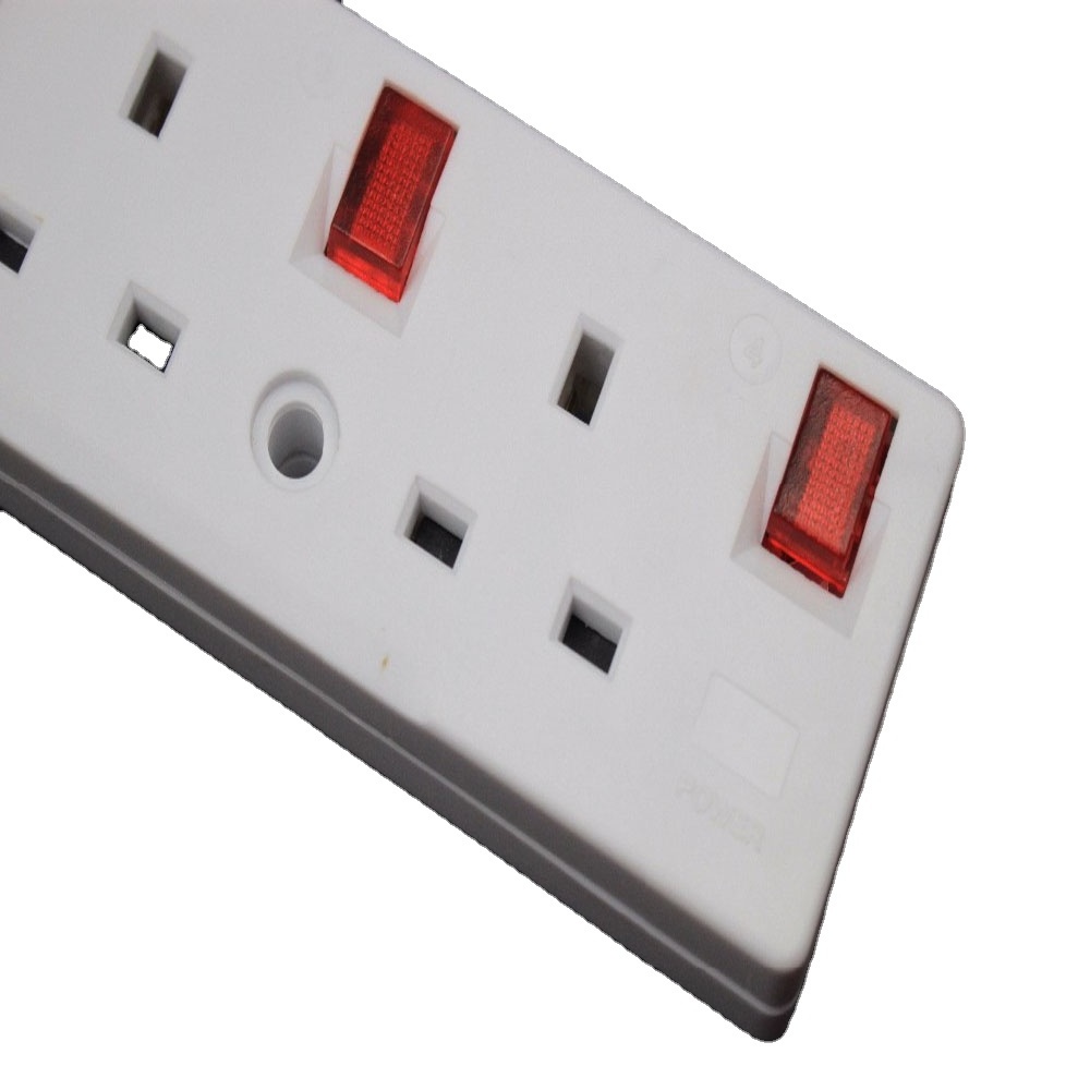 BRITISH AND MULTI USAGE EXTENSION SOCKET