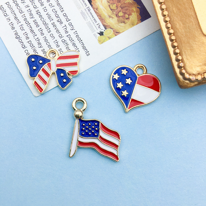 American Flag Alloy Charm Pendant Patriotic Enamel Charm Ornament Star Heart Shaped Charm Gold Plated Dainty Pendant