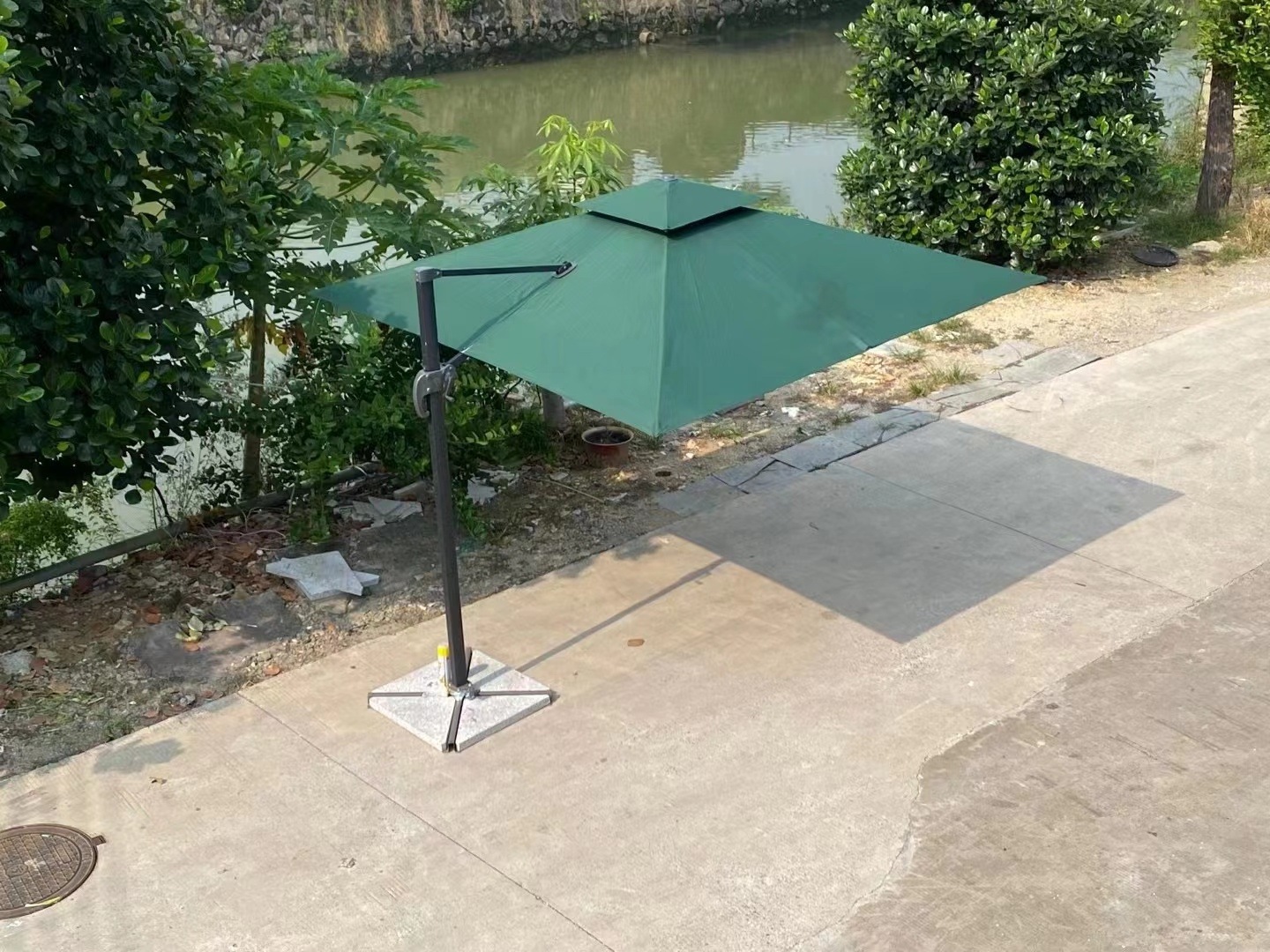 Factory Wholesale High Quality Hotel Large Commercial Garden Outdoor Automatic Umbrella Patio Umbrella