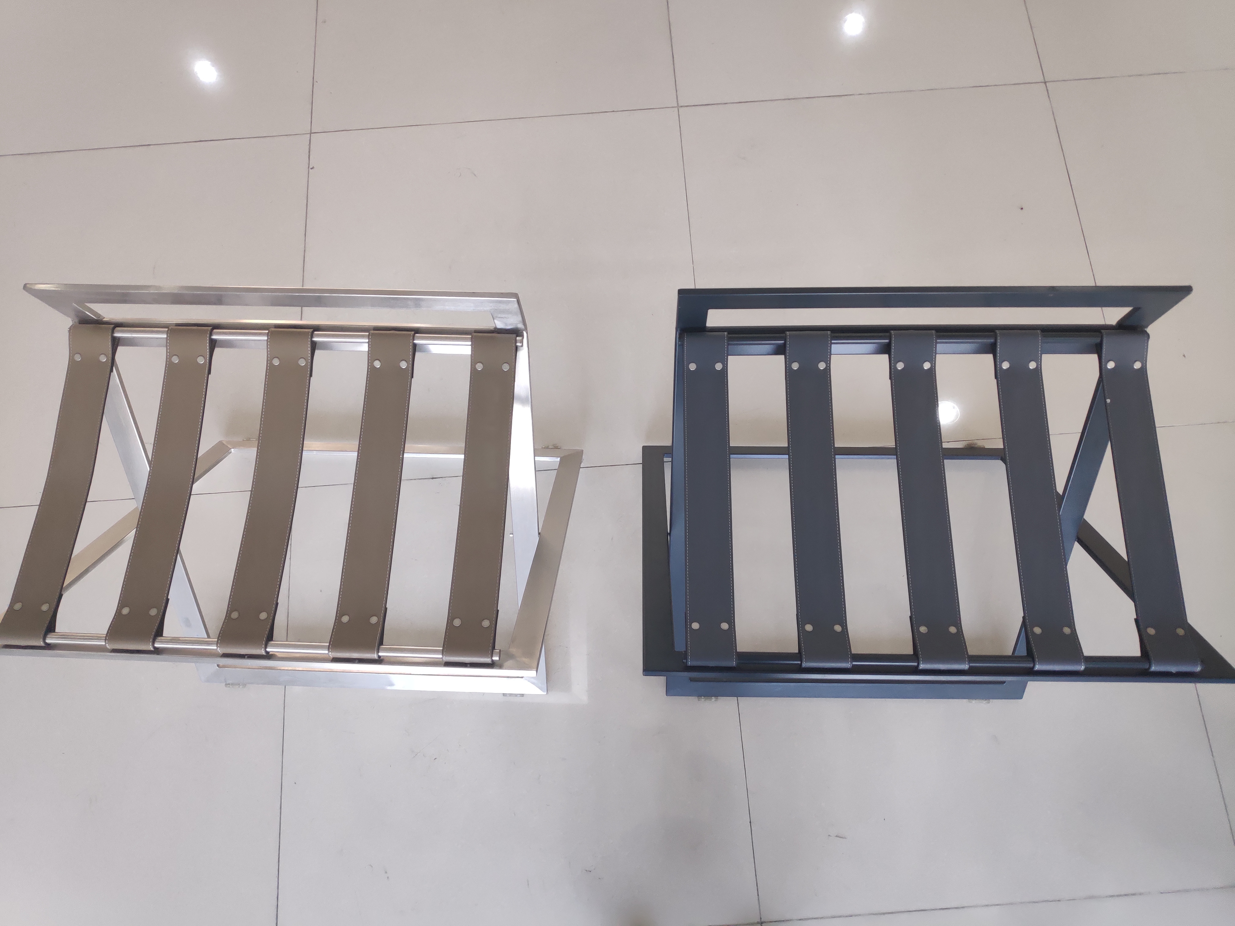 Heavybao Hot Sell Hotel And Restaurant Stainless Steel Universal Luggage Rack With PU Leather Belt