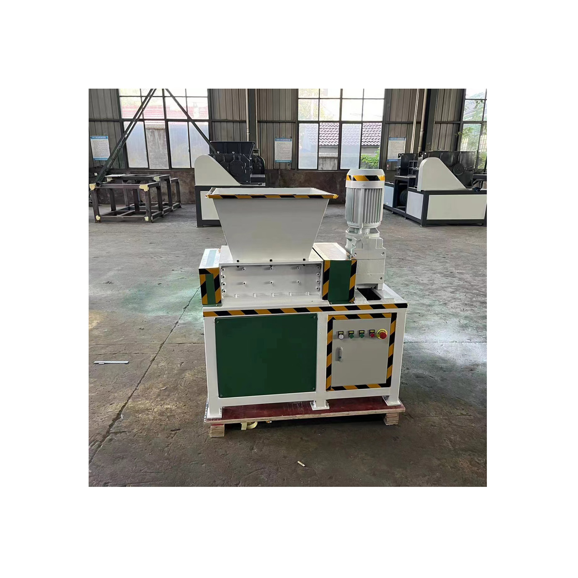 High quality Machine High Efficient And Good Performance Plastic Crusher/ Mill/ Shredder Price