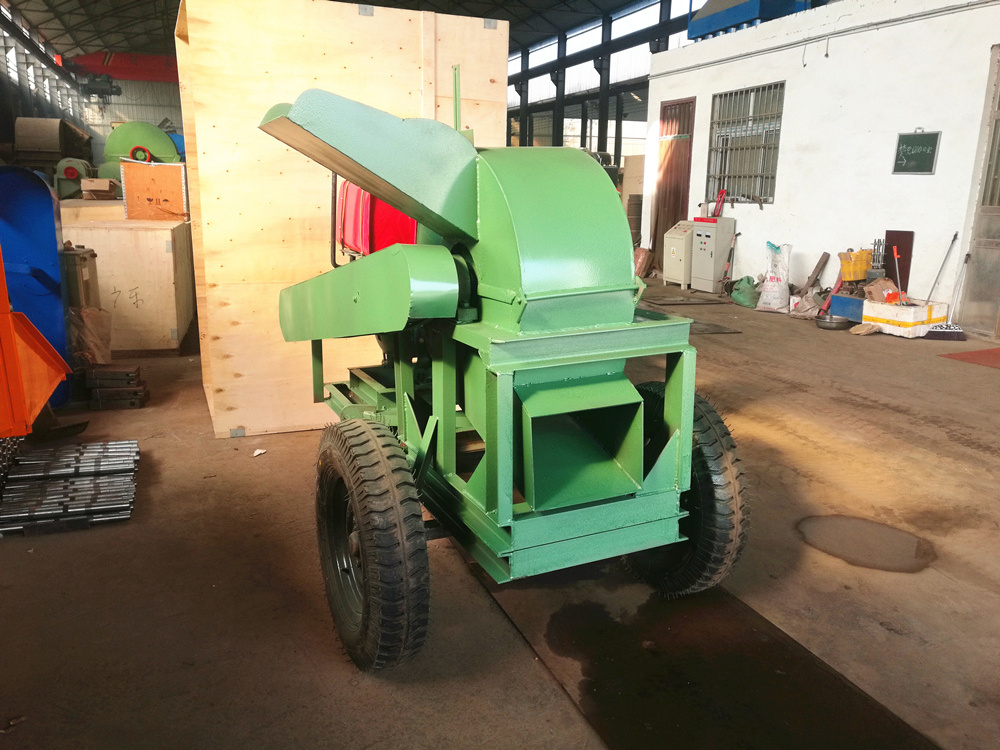 Movable integrated branch crusher Diesel wood crusher machine hammer mill crusher price wood chipper grinder