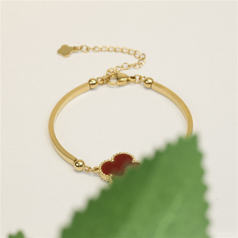 Fashion fashion Gold plating bracelet Stainless steel Four-leaf clover bracelet Jewelry for women