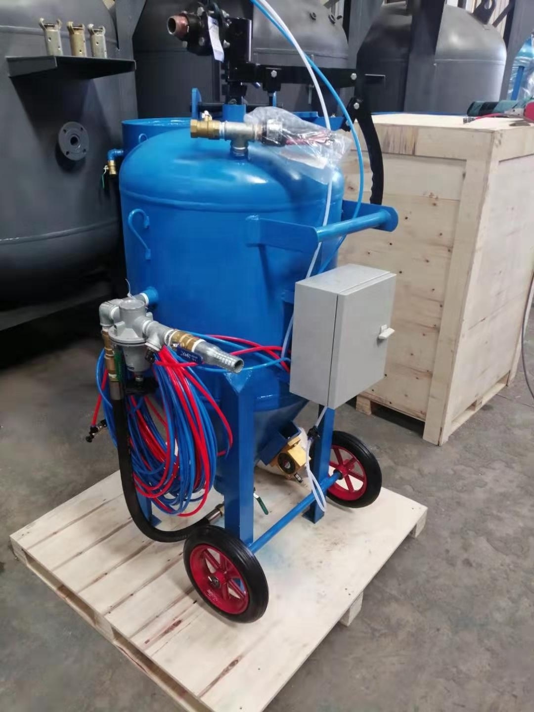 Cheap price portable pressure pot sandblaster mobile sandblaster for sale