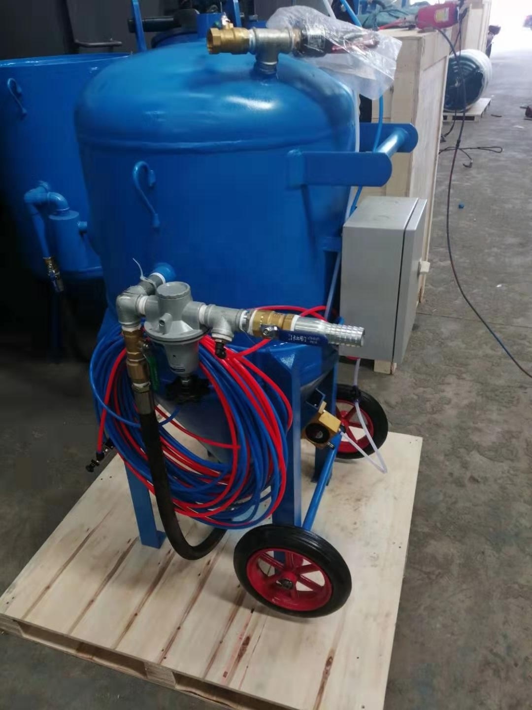 Cheap price portable pressure pot sandblaster mobile sandblaster for sale