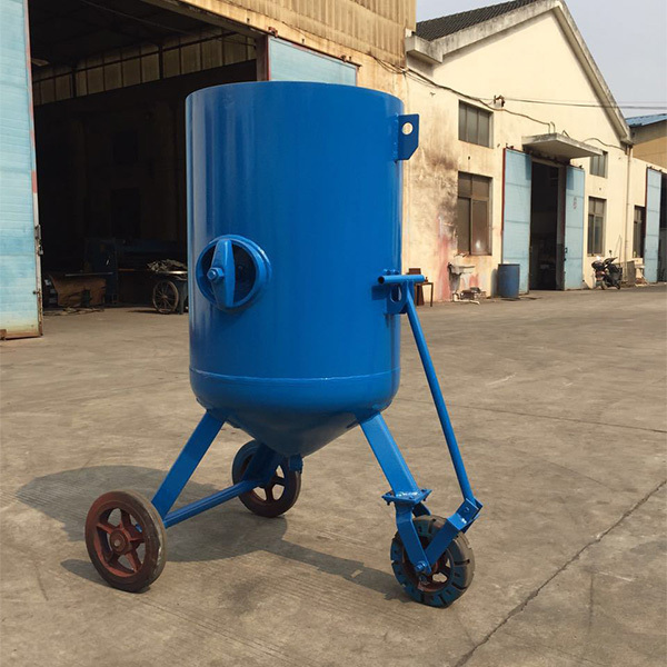 Equipped With Sandblasting Hoppers Water Sand Blasting Machine