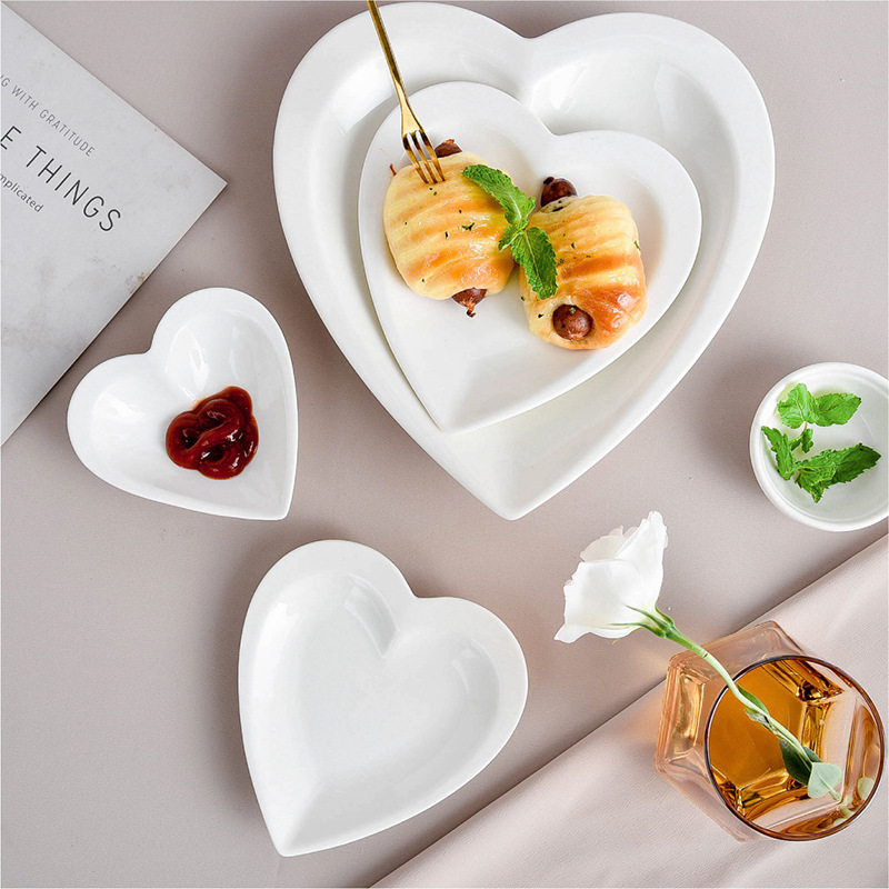 Cute Heart Shaped Flat Ceramic Food Dish Simplicity Heart Shaped White Ceramic Dinnerware Plates