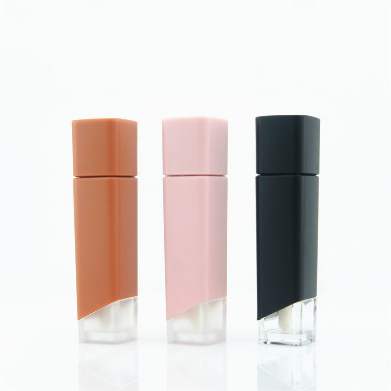 Stock wholesale  lip gloss tube  empty lip gloss containers 5ml Custom cosmetic packaging lip gloss packaging