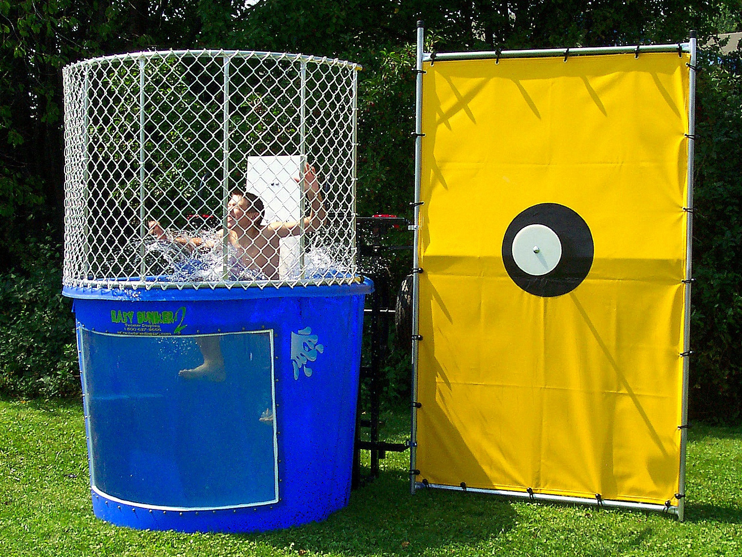 Carnival Games Splash Dunk Tank Inflatable Dunking Machine Backyard Water Dunk Tank For Sale