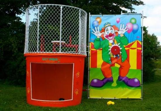 Hot Selling Carnival Games Inflatable Splash Dunk Tank Backyard Dunking Machine Water Game