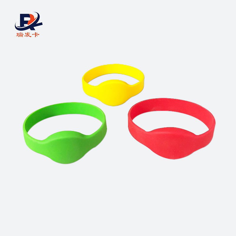 Customized logo free sample cool sports rubber silicone RFID wristbands