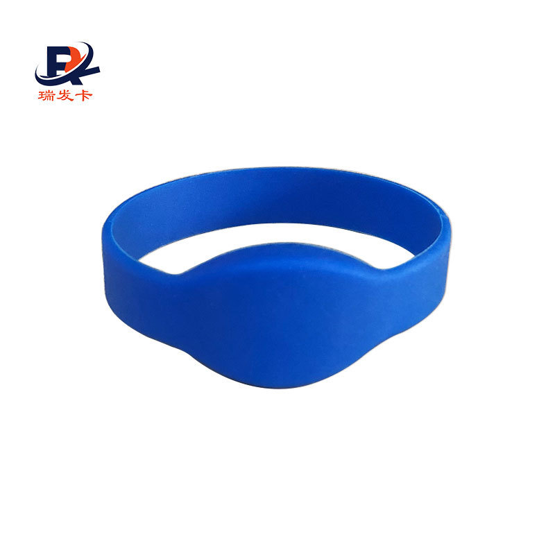 Customized logo free sample cool sports rubber silicone RFID wristbands