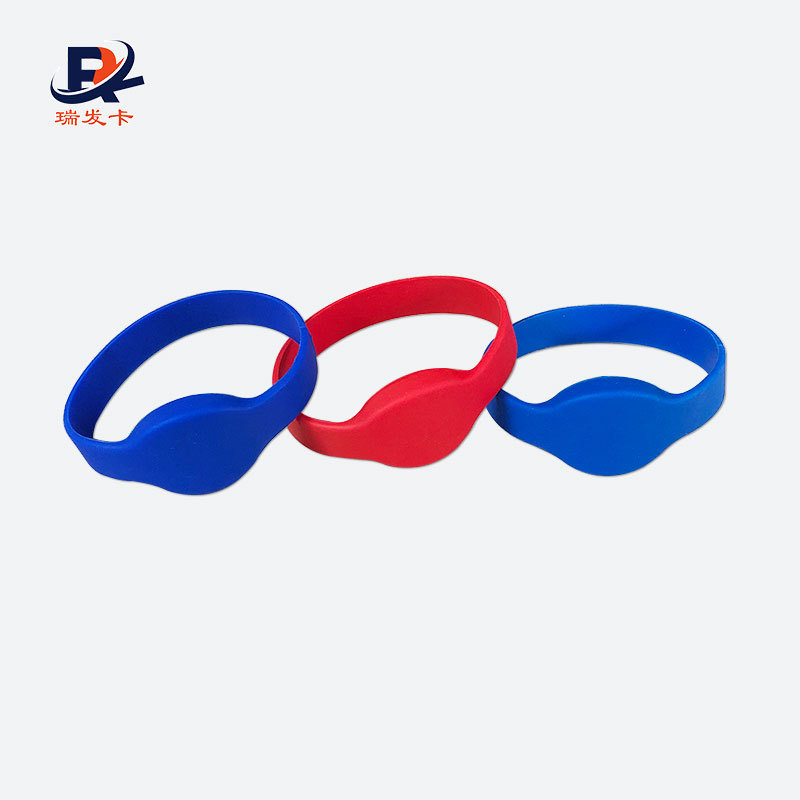 Customized logo free sample cool sports rubber silicone RFID wristbands