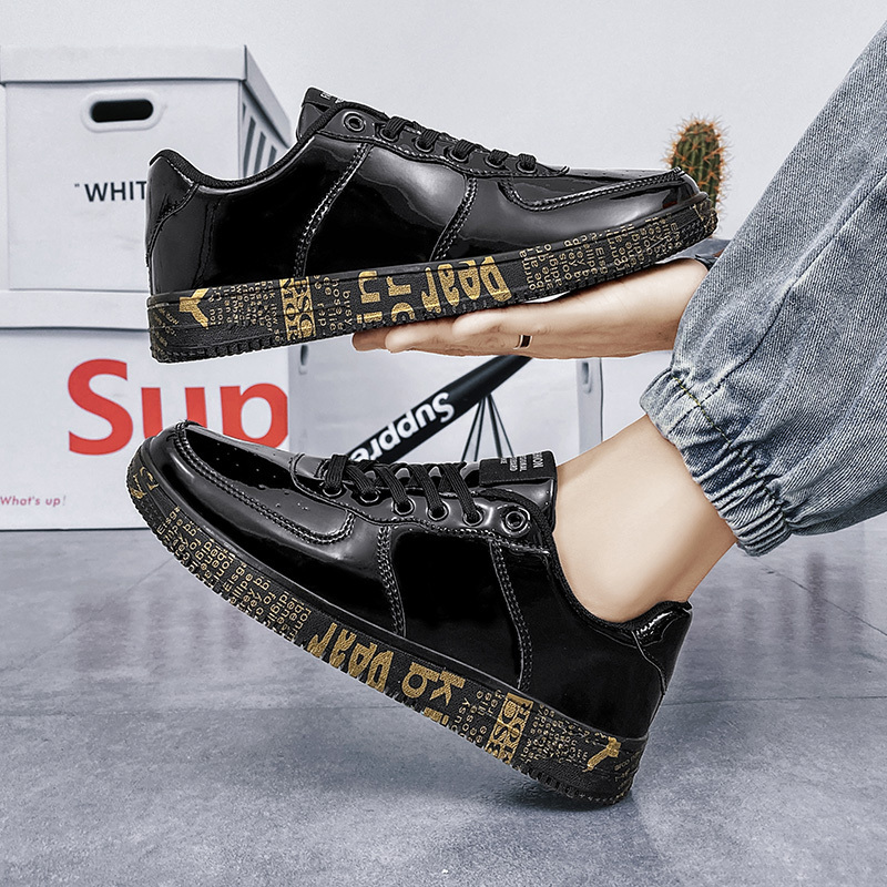 2024 Unisex Fashion Sneaker Golden Silver Women Casual Shoes Graffiti Street Leather Skateboard Shoes for Men