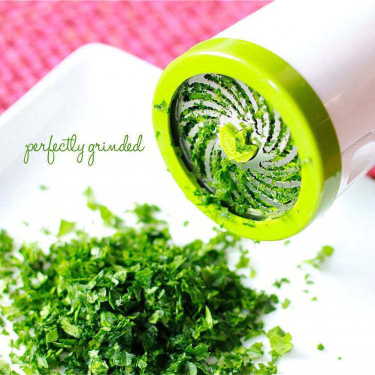 Hot Sell Cutter Tools Hand Roller Herb Spice Grinder Kitchen Accessories Vegetable Dry Grated Coriander Chopper