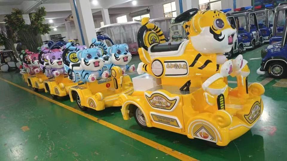 Factory Manufacturer kiddie amusement park electric children trackless tourist train rides