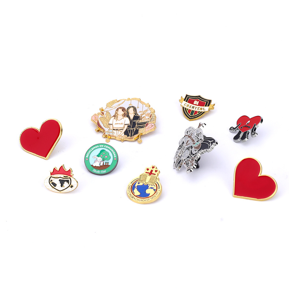 Design Souvenir Gift badges Magnetic Pins Gold Plate Enamel Metal Badges 3d Zinc Alloy Custom Badges Lapel Pin