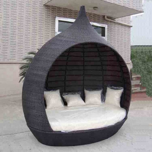 Rattan Round Outdoor Wicker Lounge Bed With Canopy Double Wide Chaise Lounge Sunbed