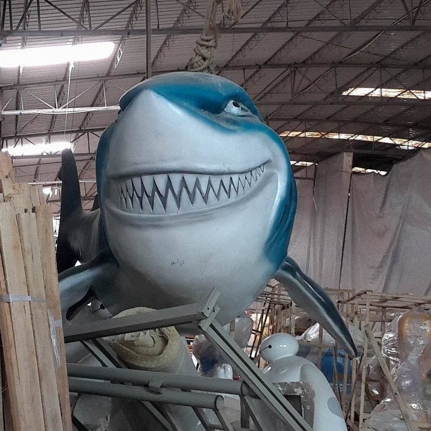 Factory custom fiberglass shark statue life size for aquarium mall water play facilities for sale