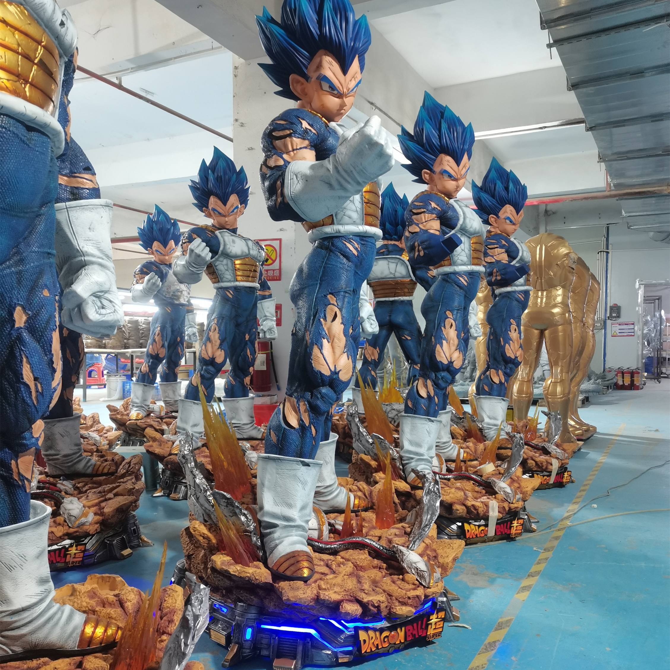 High Quality Resin Dragon Ball Anime Character Goku Life Size Vegeta Statue Fiberglass Sculpture