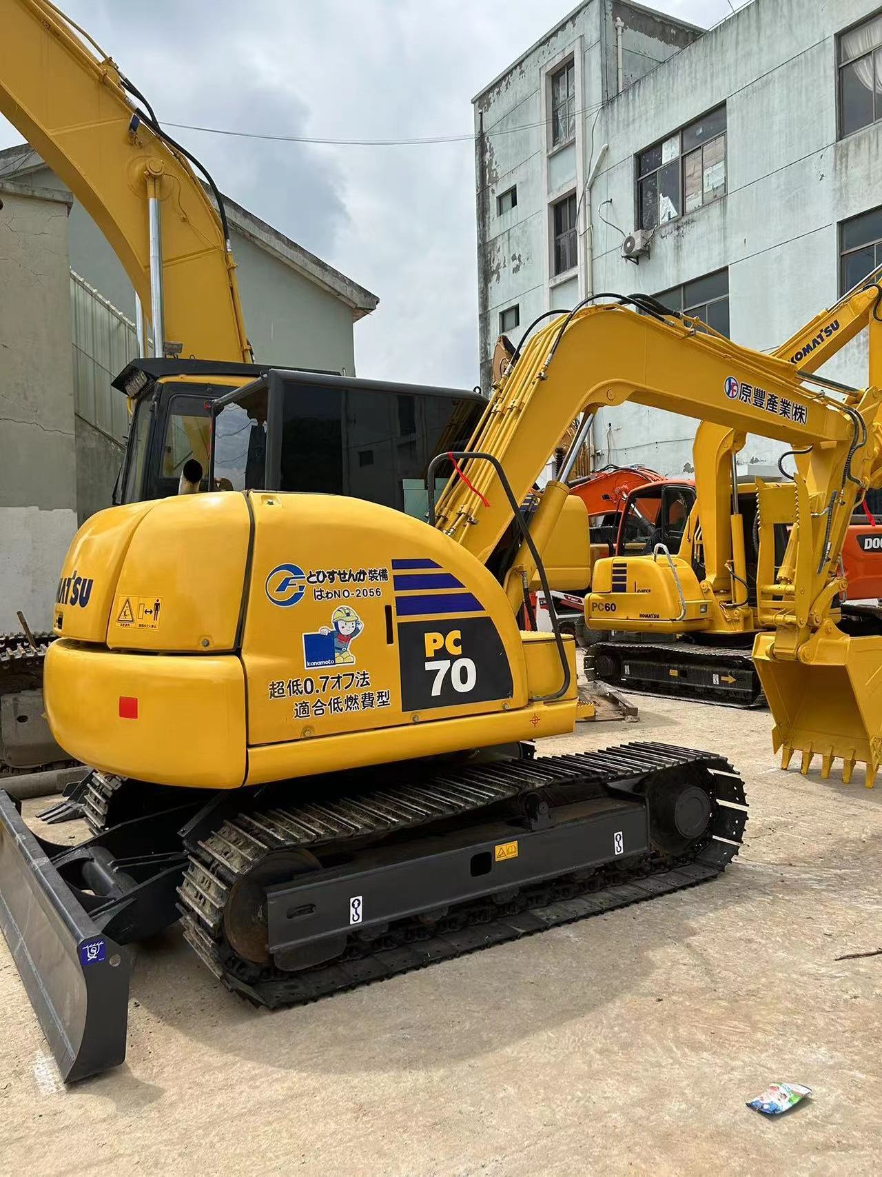 Japan Made Used Komatsu Pc70 pc60 pc55 crawler Excavator Used Mini Excavator Pc70 pc130 pc200 pc220 Sold with accessories