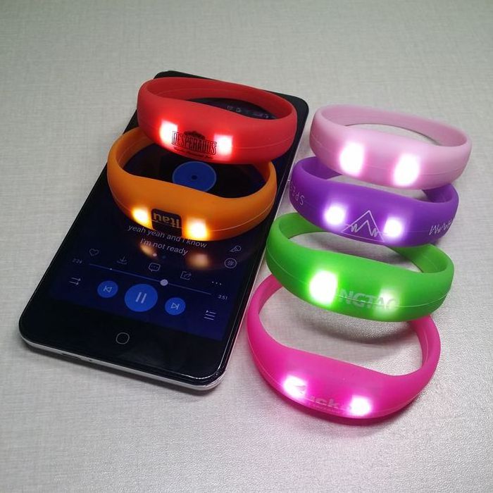 2021 New Fashion Sound Activated LED Silicone light up bracelet