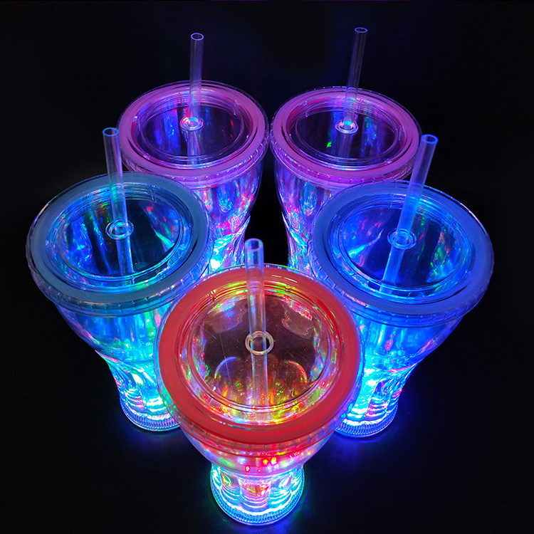 Bar Party Supplies 500ML Colorful LED Straw Cup Plastic Double Wall LED Light Up Tumbler With Lid And Straw