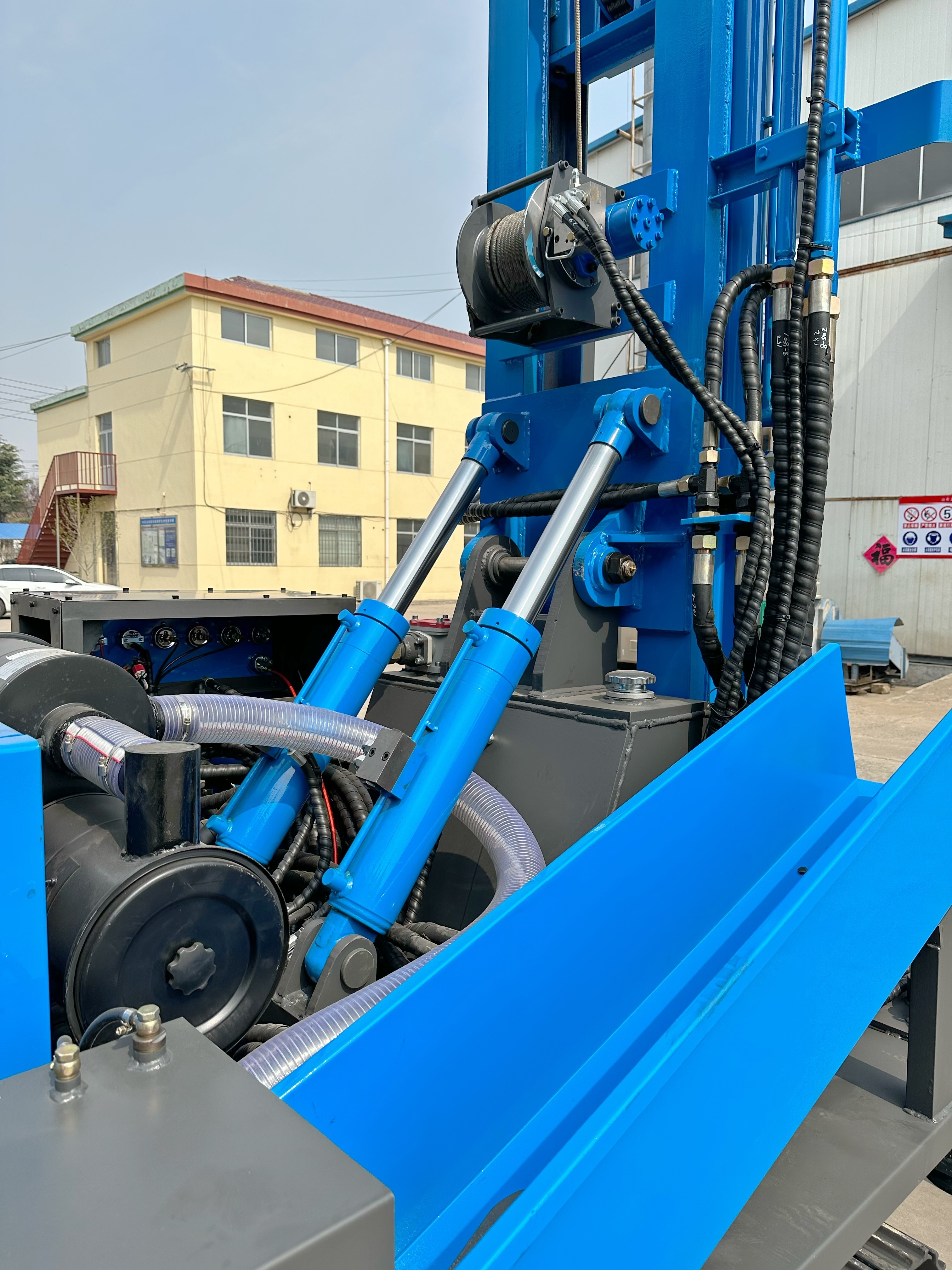 Factory Direct Sales China Supplier Portable KW300 Max Depth 300m Crawler Rotary Water Well Drilling Rig