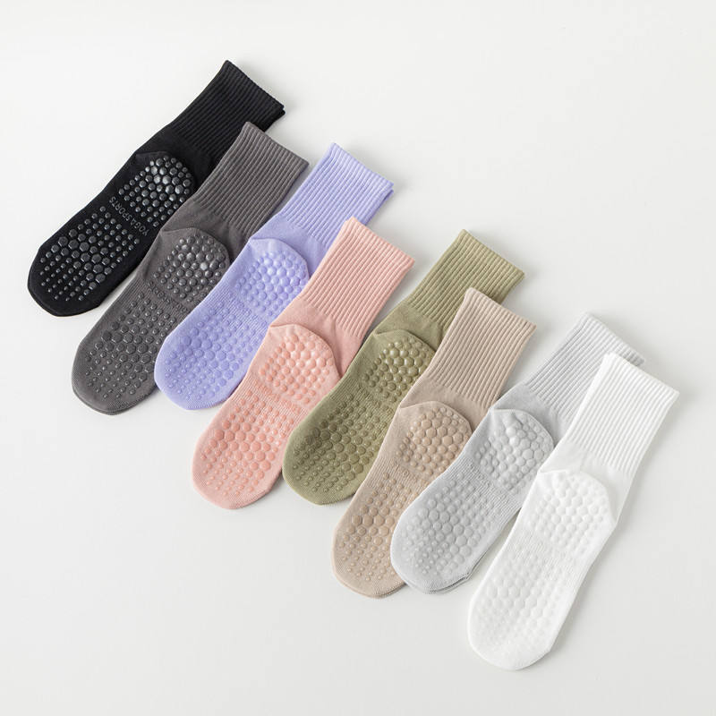 High quality cotton custom logo crew non slip silicone grip  indoor fitness pilates yoga socks women