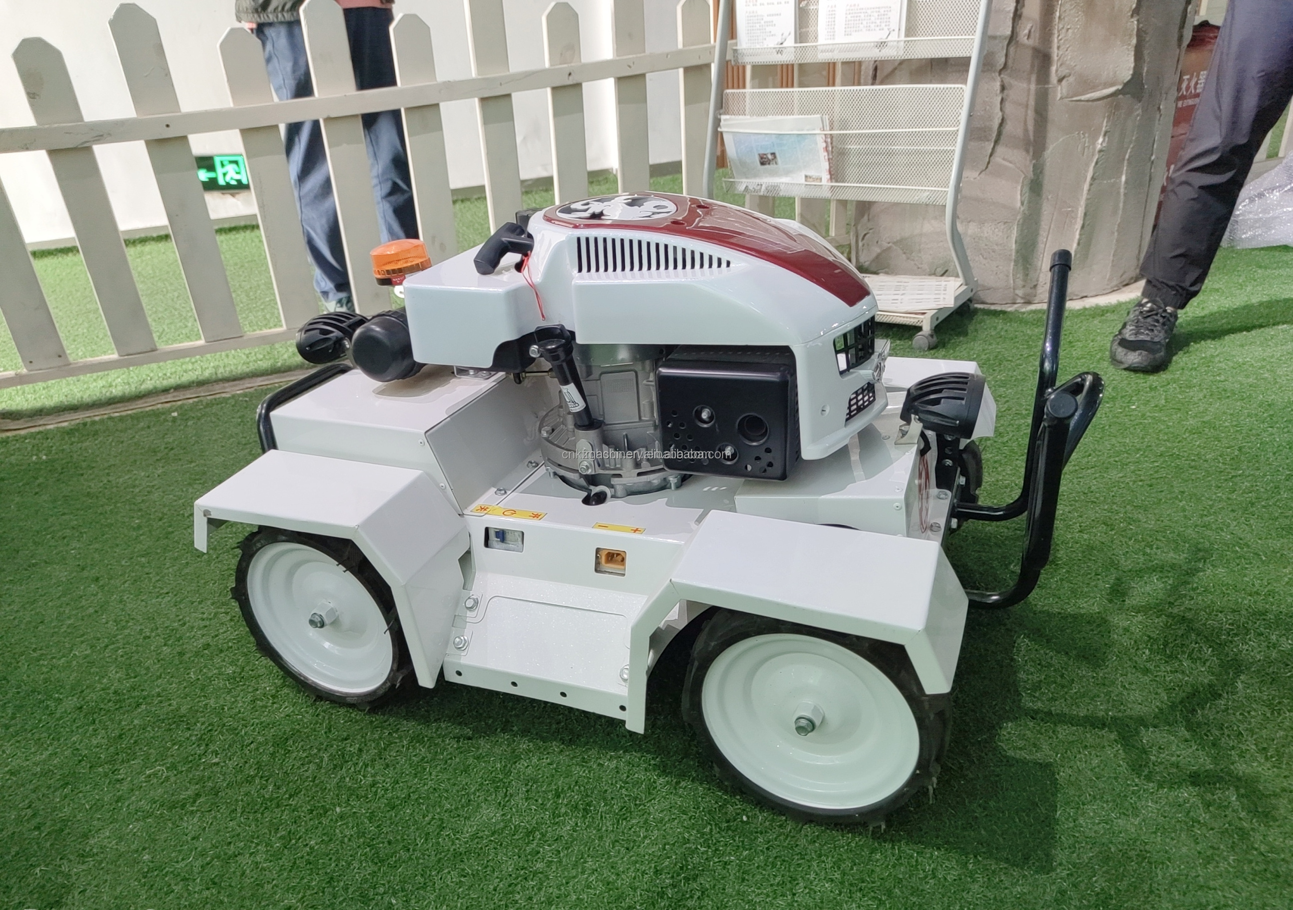 5.5hp Chinese high efficiency agricultural machinery hybrid power 4 rotary blades remote controlled robot lawn mower