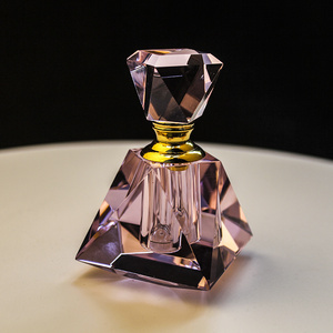 Honor Of Crysal Vintage Styles 3Ml Luxury Pyramid Shape Pink Crystal Perfume Bottles Home Decoration Bottle Wedding Favors Valentine Gift