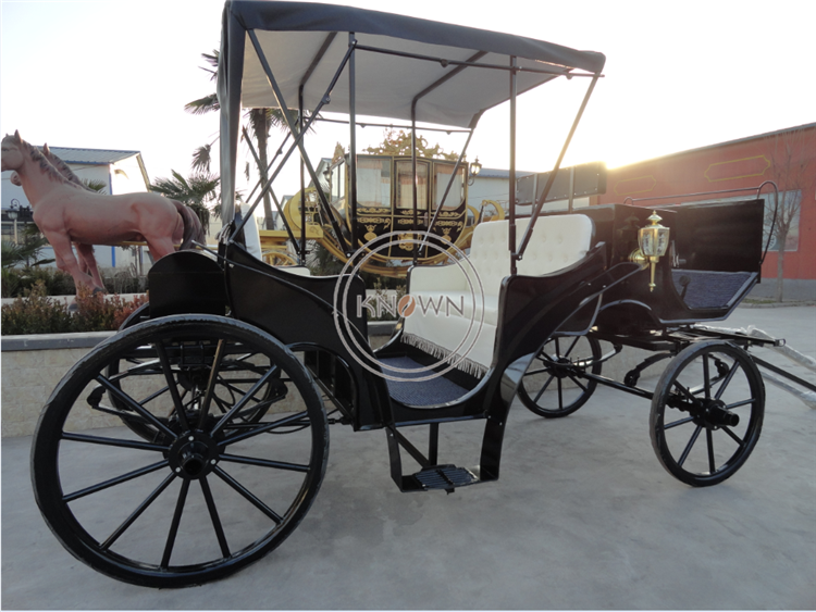 2024 Royal Towed Horse Carriage Luxury 4 Wheels Sightseeing Car Electric Horses Carriage Cart for Sale