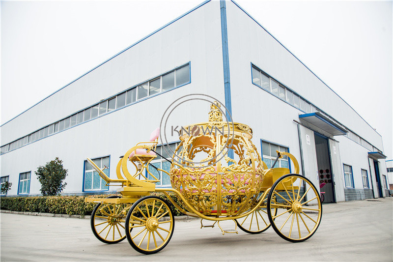 2024 Princess Pumpkin Horse Carriage Attraction Sightseeing Horse Cart Royal Wedding Carriage for Sale