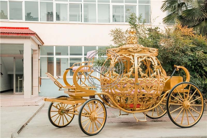 2024 Princess Pumpkin Horse Carriage Attraction Sightseeing Horse Cart Royal Wedding Carriage for Sale