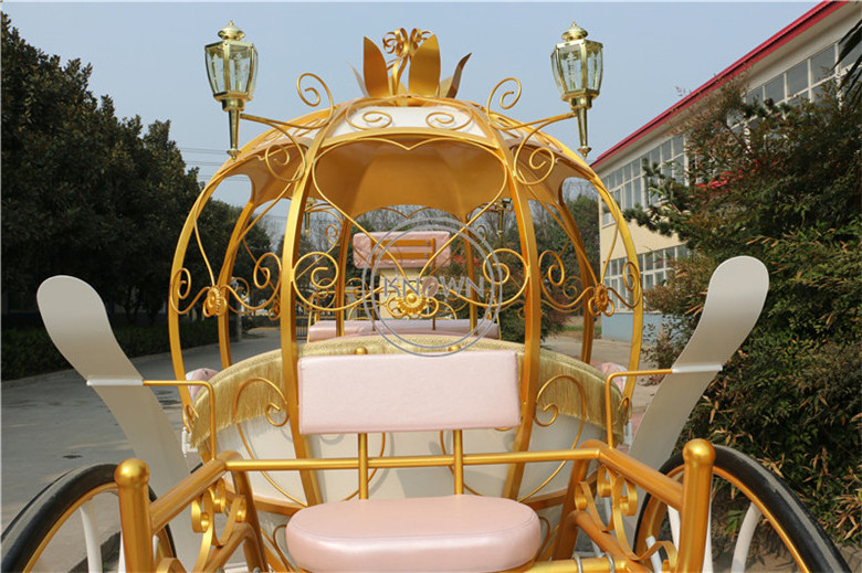 2024 Electric Princess Sightseeing Horse Carriage Royal Leisure Pumpkin Horse Cart Luxury Wedding Carriage Accept Customized