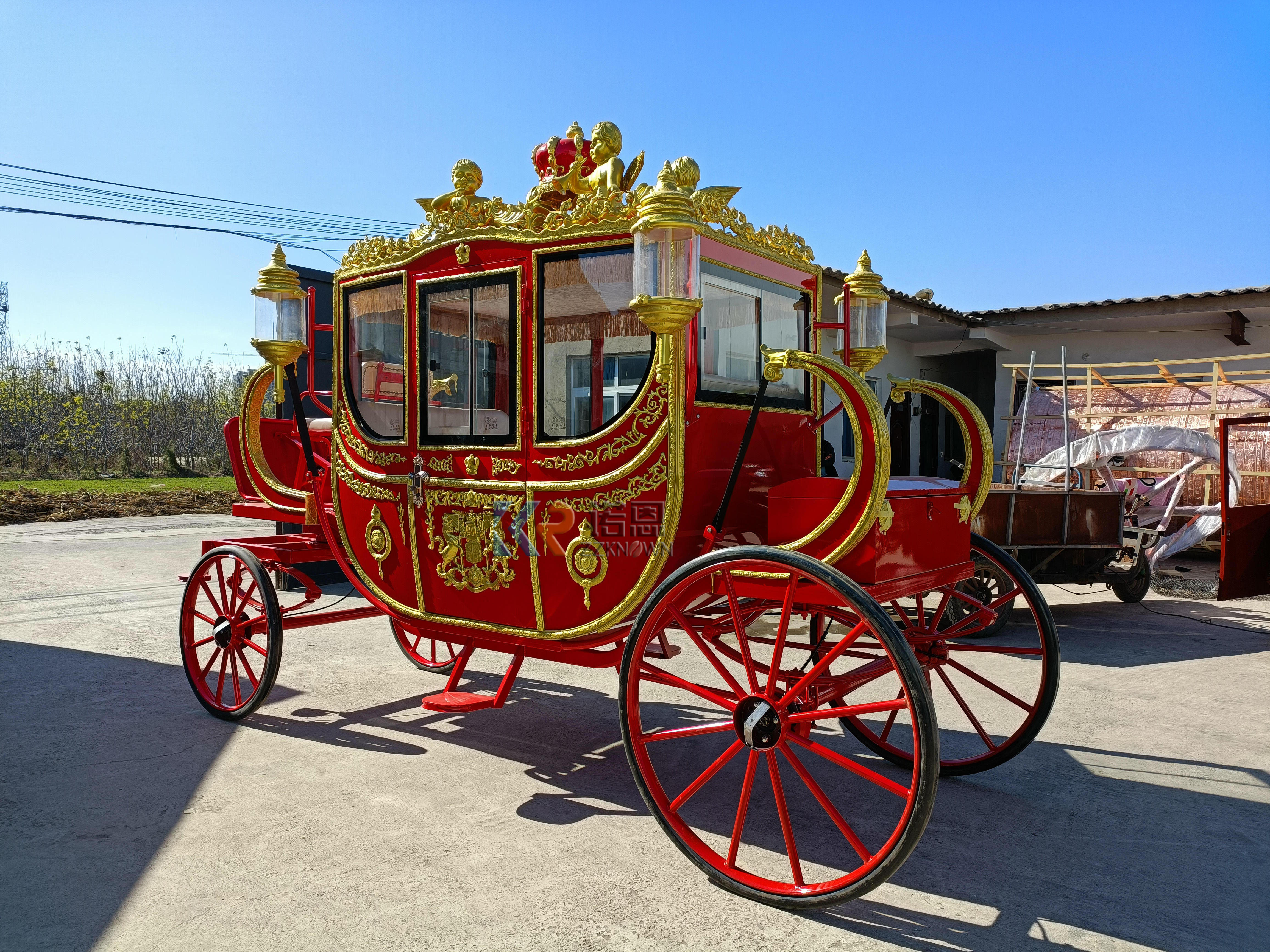 Electric Classical Cabriolet Soft Seat Royal Horse Carriage/Sightseeing Electric Horseless Carriage