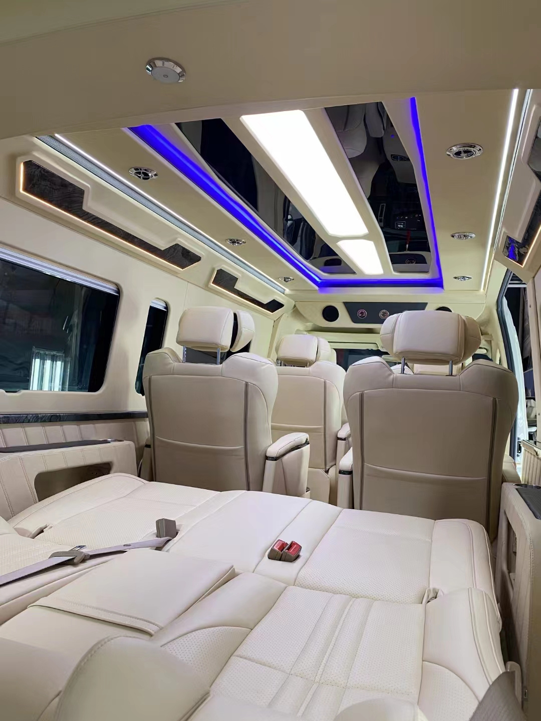 2023 Customized Luxury Van Seat For Avenir Sprinter Hiace Reclinable Luminous Vip Seat With Touch Screen Car Interior Conversion