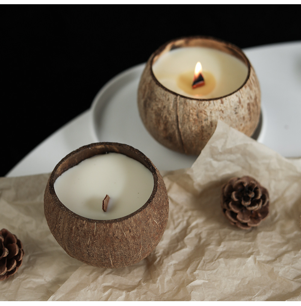 2023 eco friendly Natural Polished Coconut Shell Scented Soy Wax Candle with Wooden Wick For Candle aroma