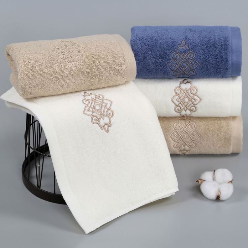 Luxury 100% Cotton Embroidered Face Towels Customized High Quality Bath Towels for Hotel Use Novelty Pattern