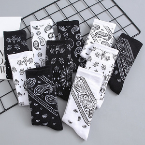 Wholesale Street Wear Bandana Couple Socks Men Unisex Hip Hop Skateboard Cotton Crew Socks