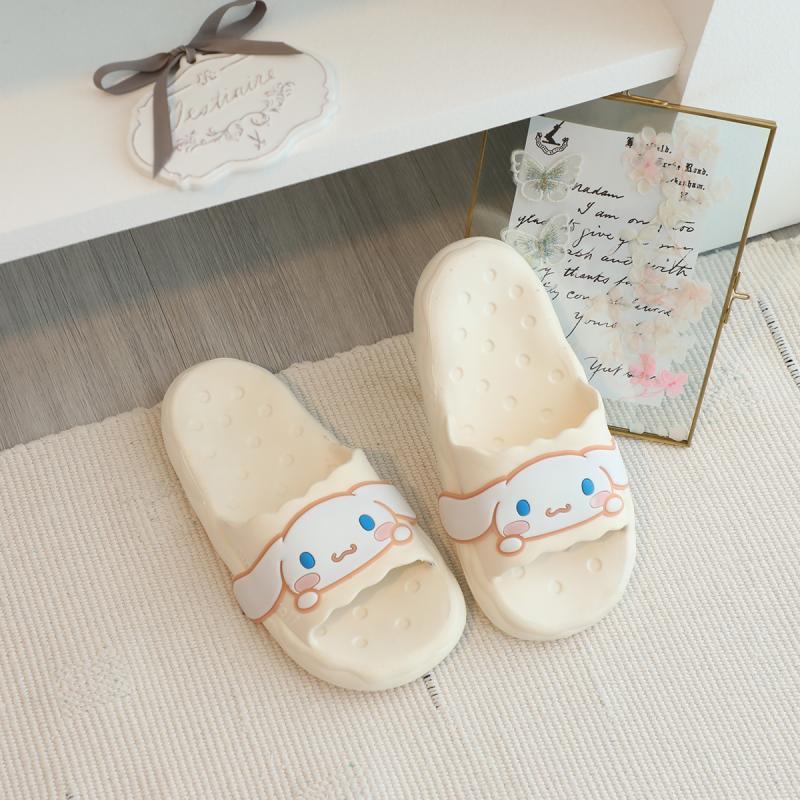 Wholesale 2023 Summer Sandals Sanrio Kuromi My Melody Sanrio Slides EVA Slippers Beach Outdoor Sandals For Women