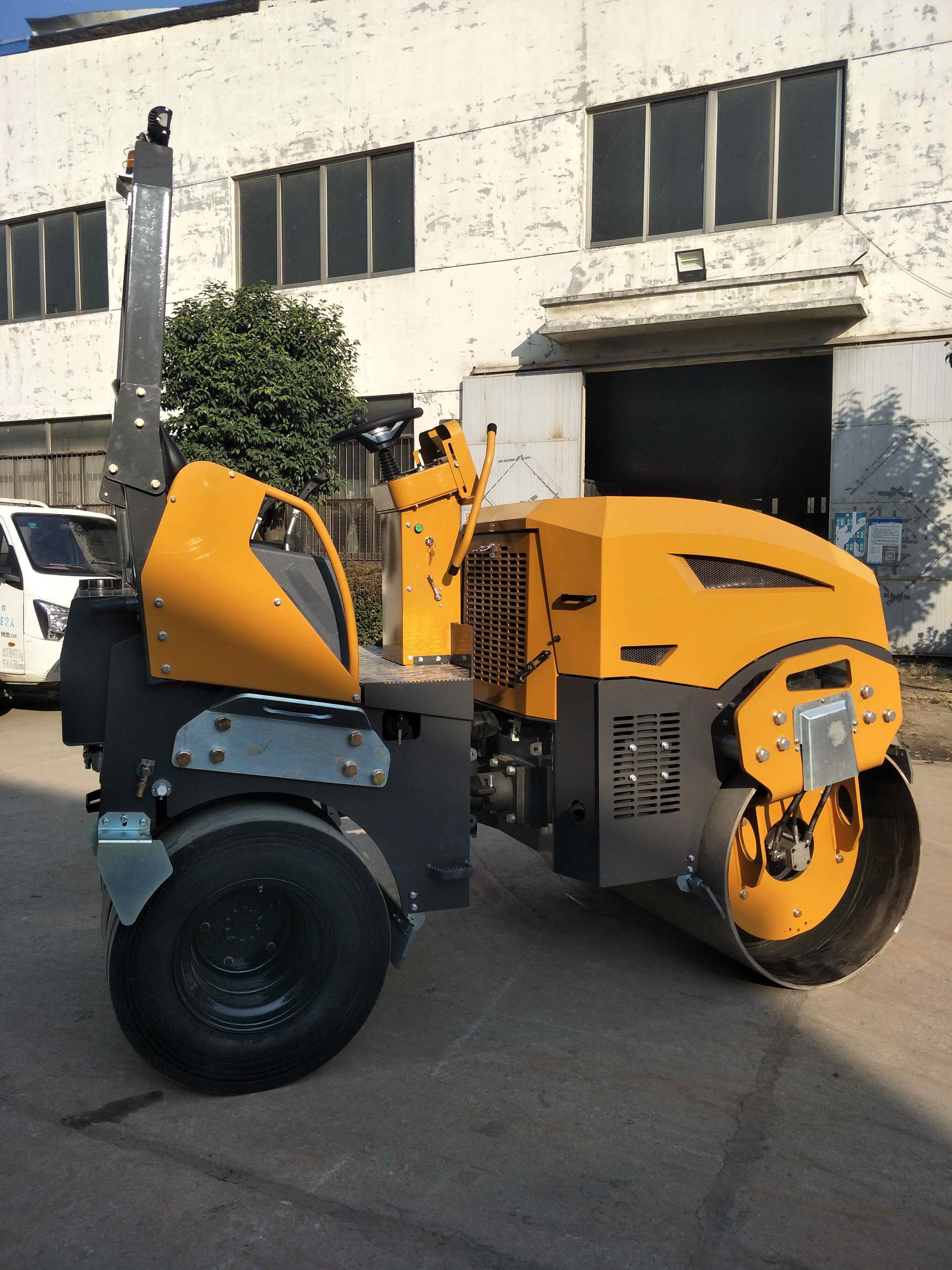 Earth moving Machinery 5 ton vibratory static steel small road roller price