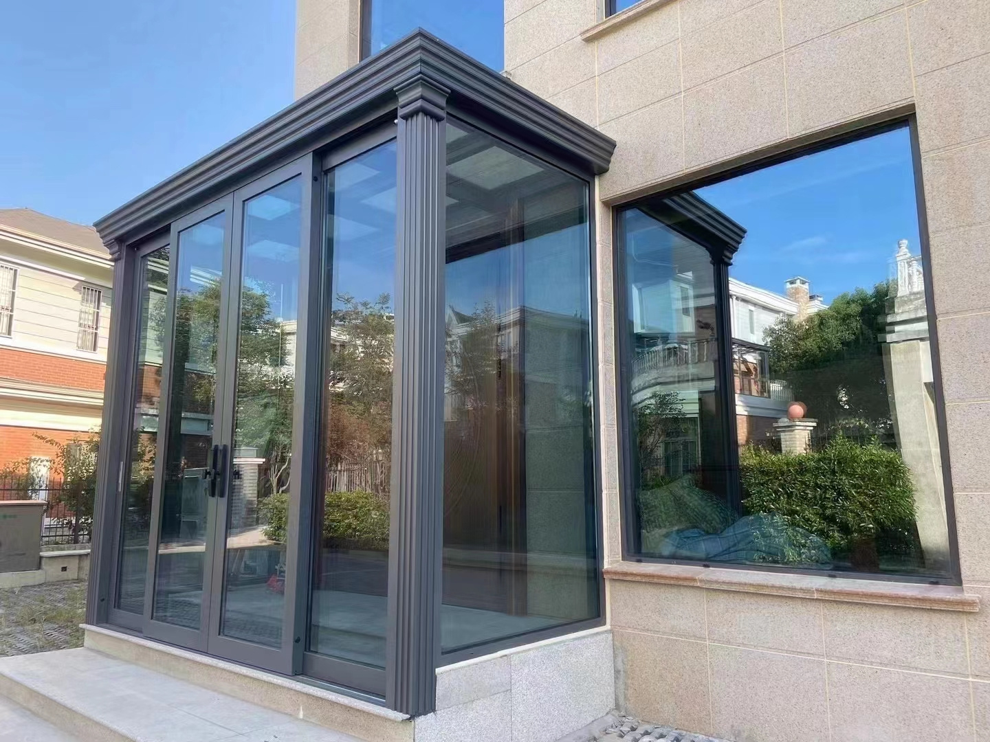 aluminium glass Sunroom for solarium high quality portable as 2047 Aluminium Tempered Glass Sale Top Coat Chinese Customized