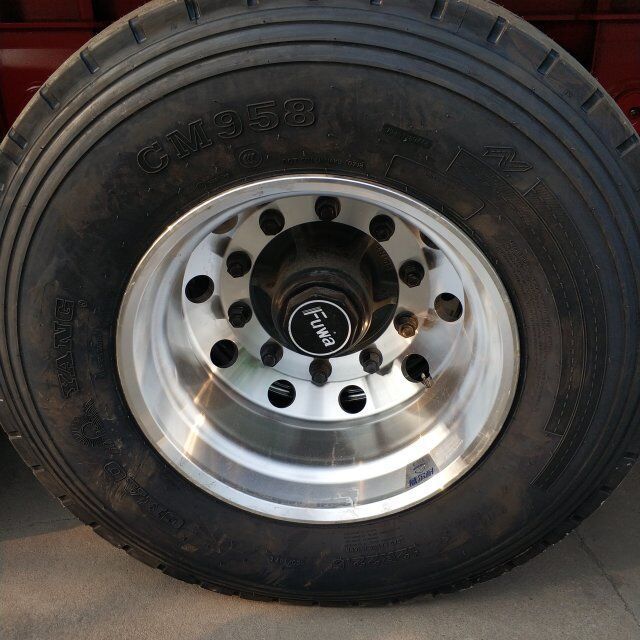 Heavy Truck Trailer Parts 11r24.5 11r22.5 285/75rcommercial  12R20 12r22.5 Truck Tire Wheel Rim on sale