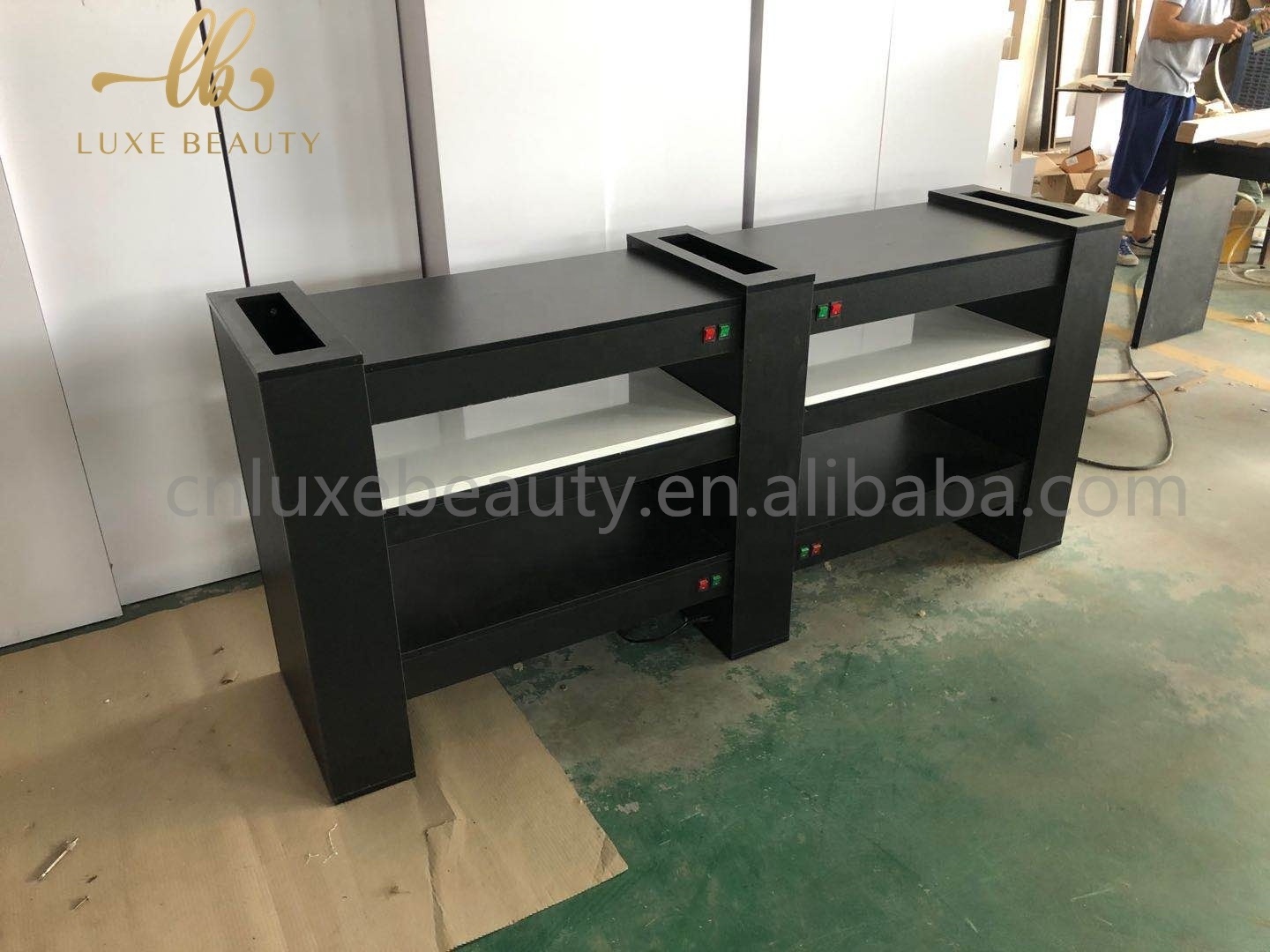 2023 New manicure table in guangzhou used nail salon furniture salon equipment manicure tables with vacuum for Nordic Nail Shop