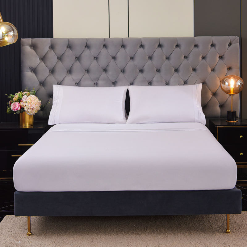 Luxury Four Seasons 100% Polyester Hypoallergenic Soft Microfiber Bed Sheet Bedding Set