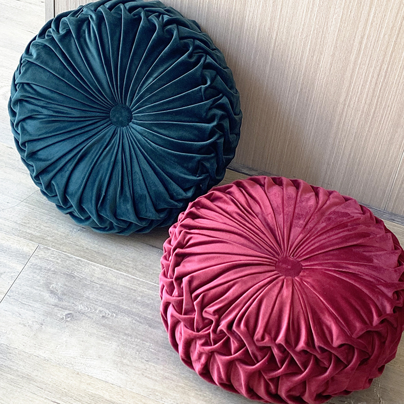 Vintage look round sofe pleated velvet pillow cover