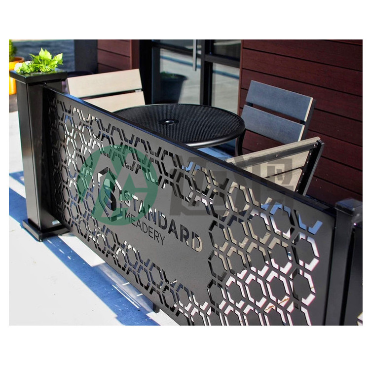 Outdoor Laser Cut Decorative Privacy Screen with Stand Metal Partition Fencing Wall for Patio/Garden /Balcony/Porch/Cafe