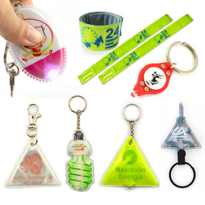 Oem Keyring Maker Supplier Personalized Flashing Key Ring Light 2D Key Chain Custom Plastic Soft Pvc Led Reflective Keychain